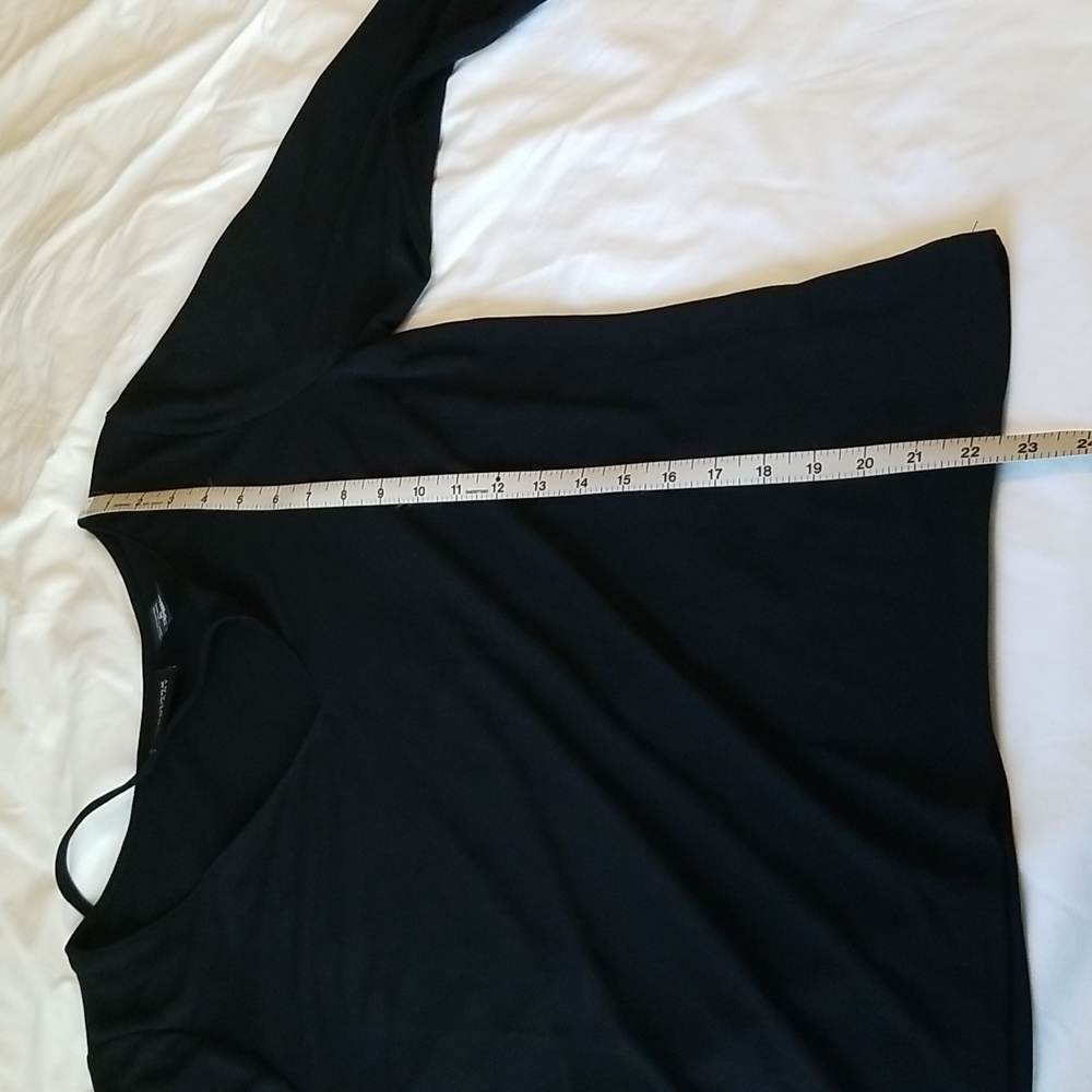 Asymmetrical Cut Out Top - Picture 6 of 7